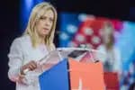 Giorgia Meloni anuncia corte de IR para faixa salarial entre 2300 e 4000 euros