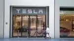 Tesla: Lucro Queda 37% e Pressão de Trump Impactam Resultados