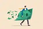 Grupo de investidores busca retornos de 159% acima da inflação com títulos “blindados”